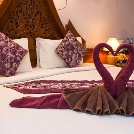 Patong Beach Bed And Breakfast Esterno foto