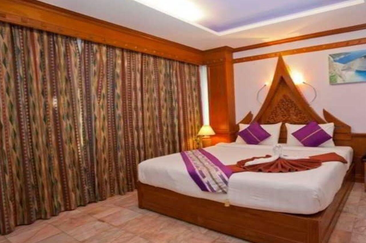 Patong Beach Bed And Breakfast Esterno foto