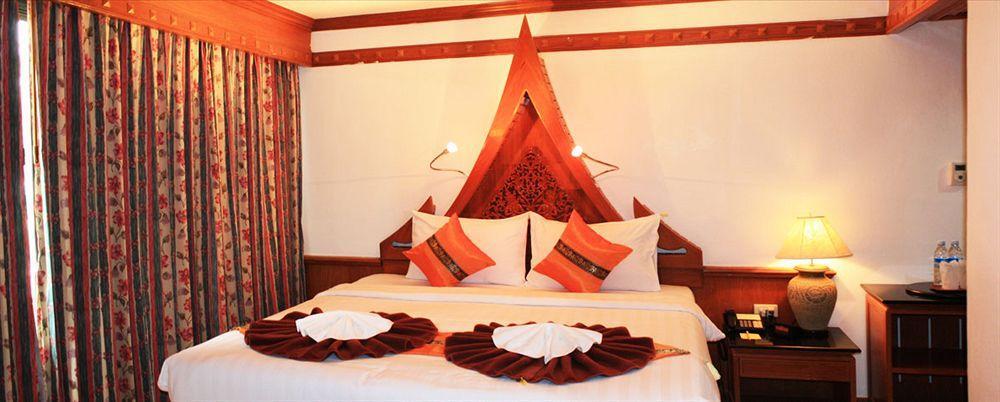 Patong Beach Bed And Breakfast Esterno foto
