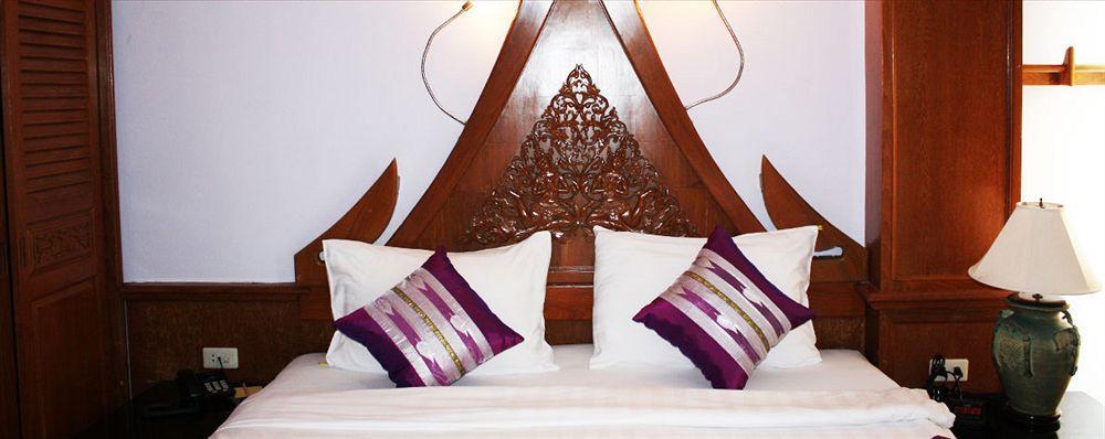 Patong Beach Bed And Breakfast Esterno foto