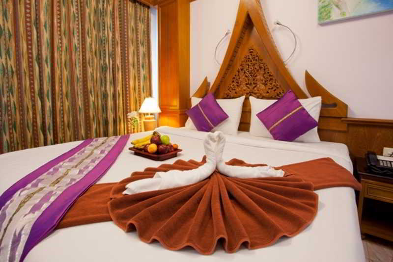 Patong Beach Bed And Breakfast Esterno foto