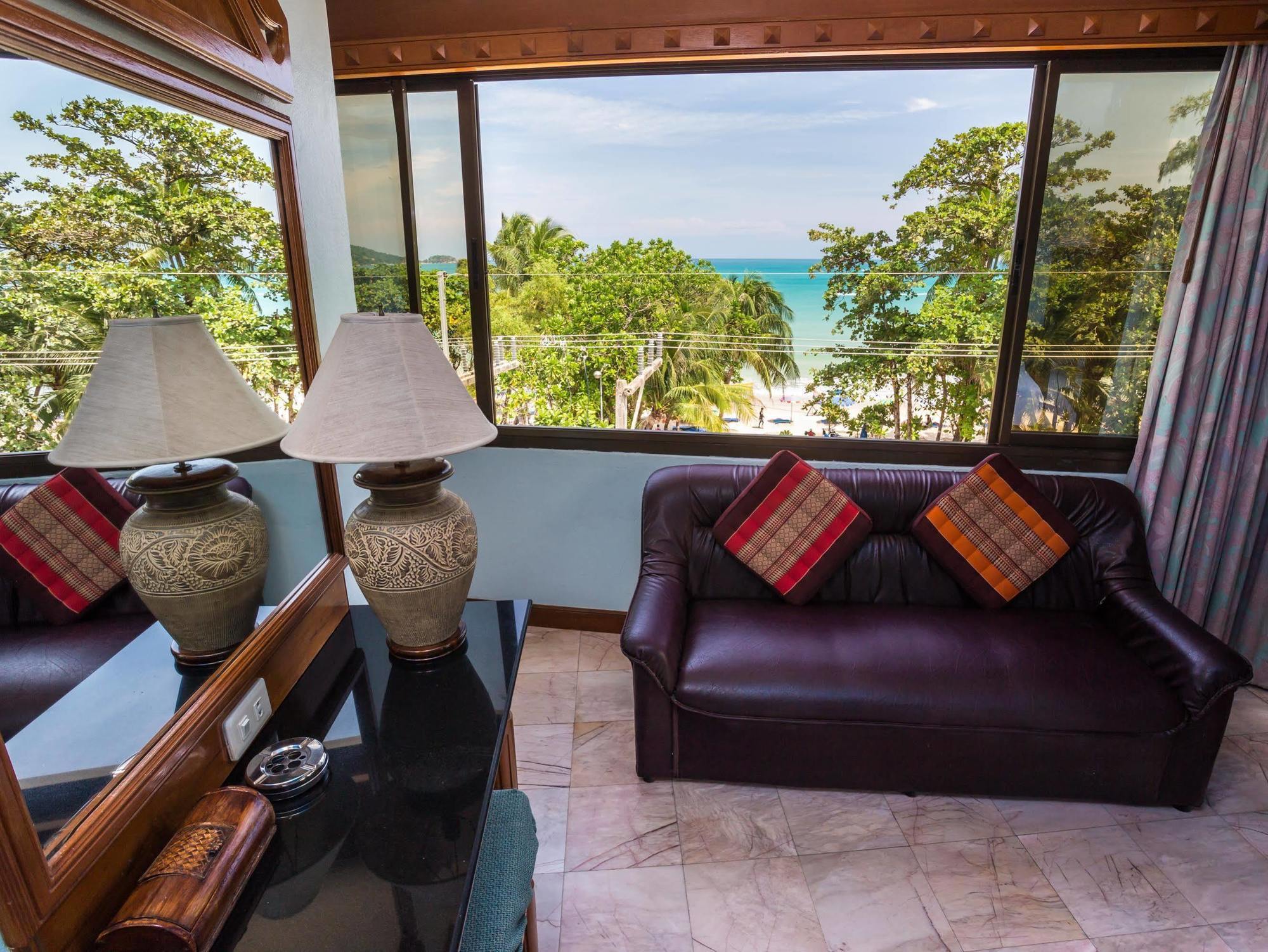 Patong Beach Bed And Breakfast Esterno foto