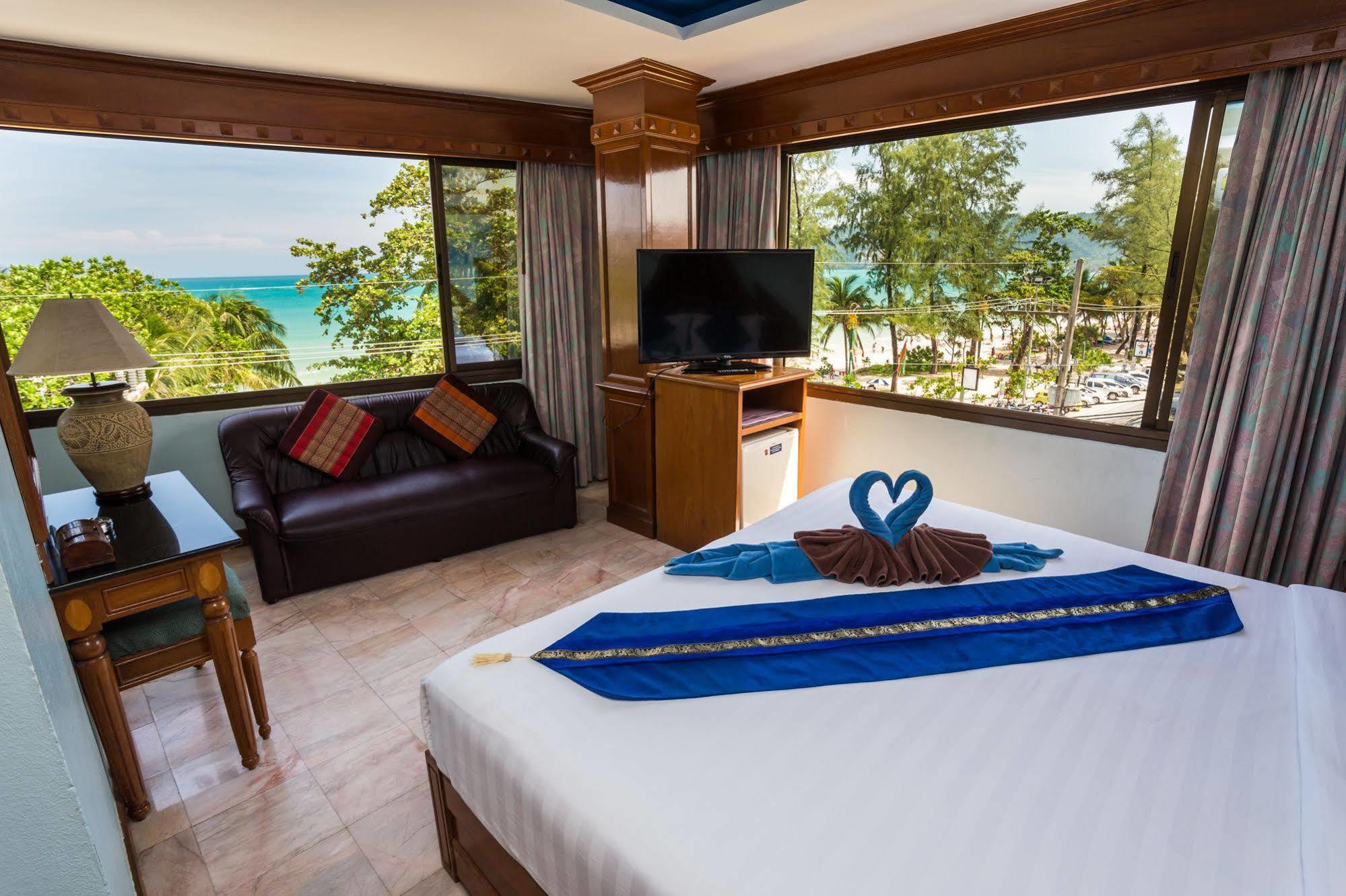 Patong Beach Bed And Breakfast Esterno foto